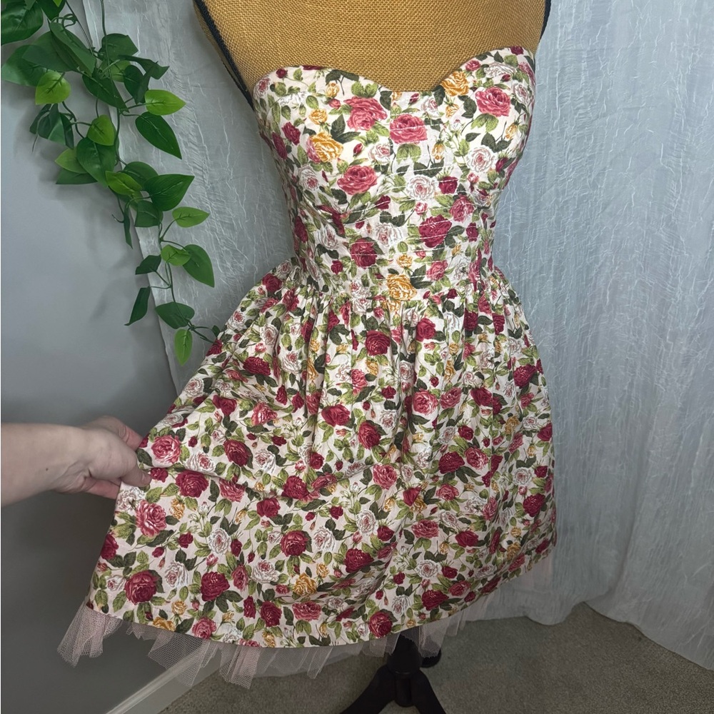 Floral sweetheart strapless dress with tulle skirt and padded bra by Papaya